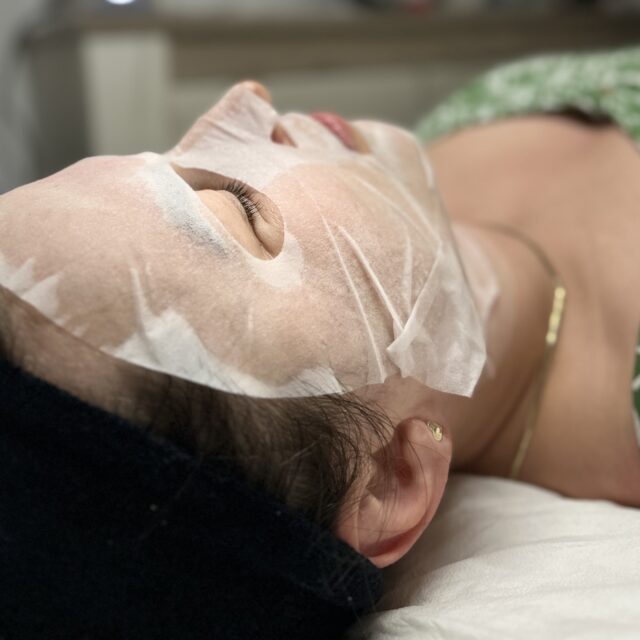 Tratament facial personalizat de hidratare Bucuresti